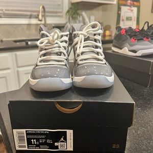 Nike air Jordan 11 - cool grey - size 11 (VNDS)